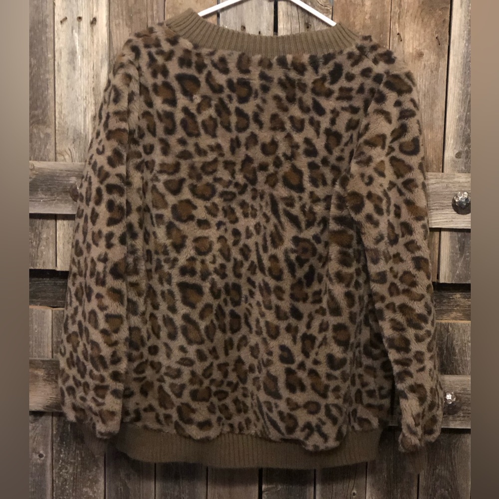 Leopard Print Top - Picture 2 of 4